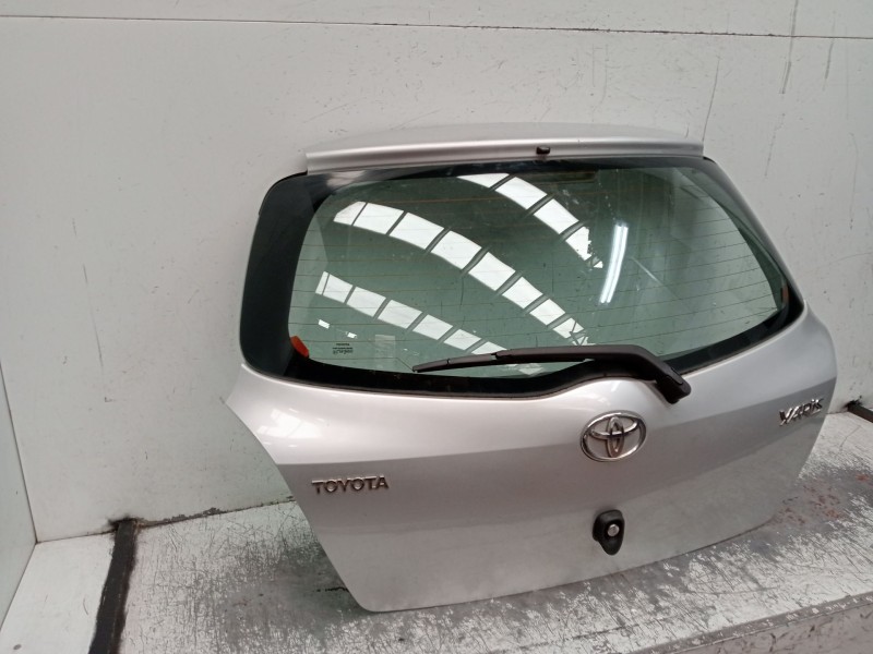 Recambio de porton trasero para toyota yaris (_p9_) 1.3 vvt-i (scp90_) referencia OEM IAM  3P 2005