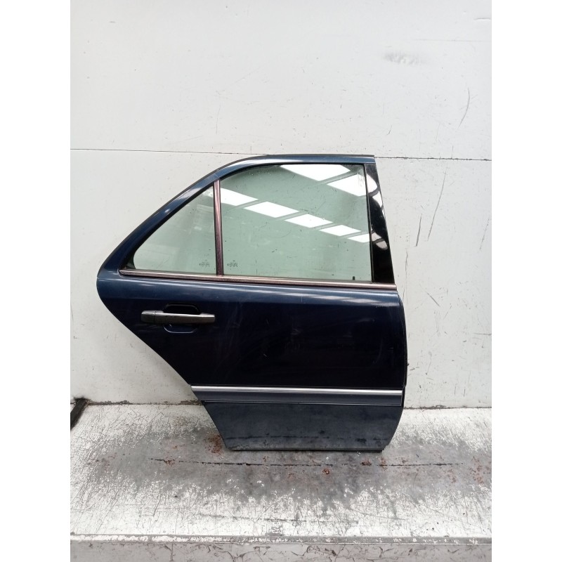 Recambio de puerta trasera derecha para mercedes-benz clase c (w202) c 280 (202.028) referencia OEM IAM  4P 1993