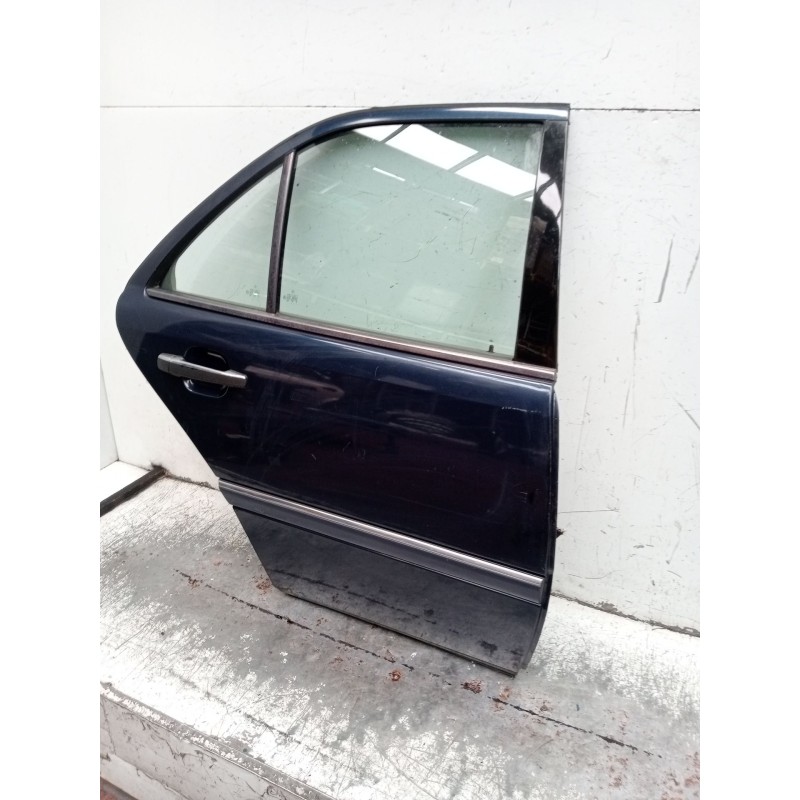Recambio de puerta trasera derecha para mercedes-benz clase c (w202) c 280 (202.028) referencia OEM IAM  4P 1993