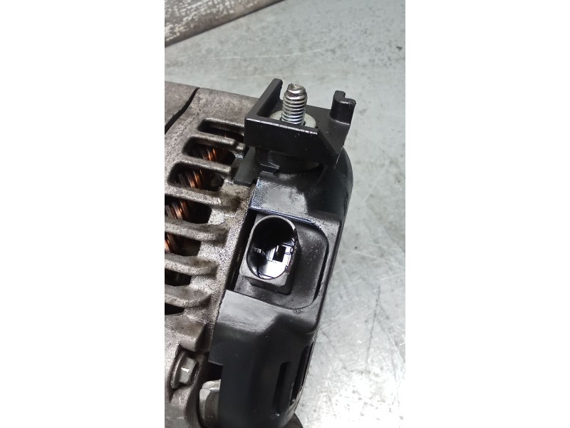 Recambio de alternador para bmw 5 (f10) 520 d referencia OEM IAM 764013203 1042106721 14