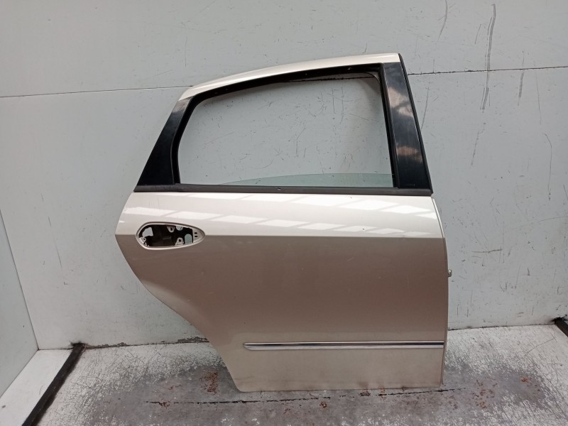 Recambio de puerta trasera derecha para fiat linea (323_, 110_) 1.3 d multijet (323axb11, 323axb1a) referencia OEM IAM  4P 2004