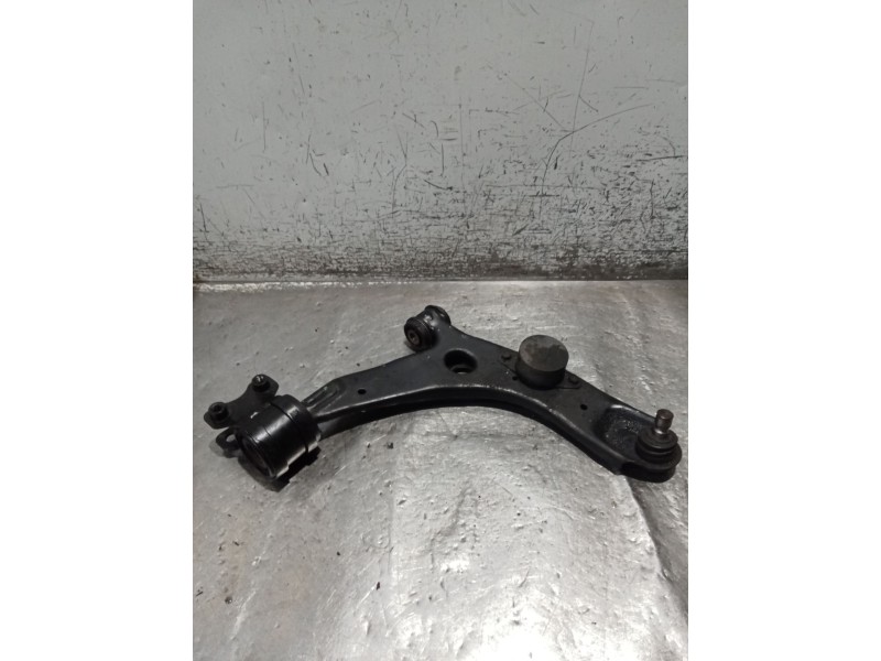 Recambio de brazo suspension inferior delantero derecho para mazda 5 (cr) 2.0 cd (cr19) referencia OEM IAM   05