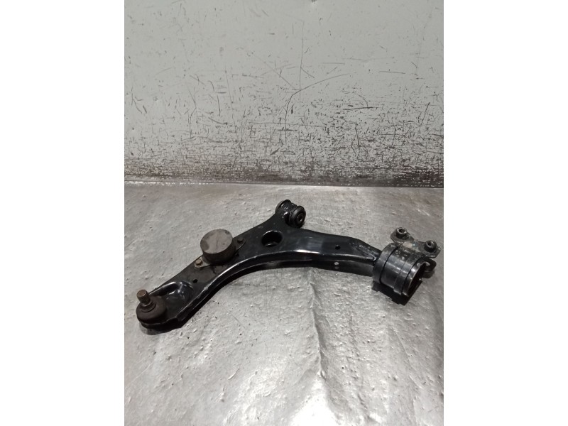 Recambio de brazo suspension inferior delantero izquierdo para mazda 5 (cr) 2.0 cd (cr19) referencia OEM IAM   05