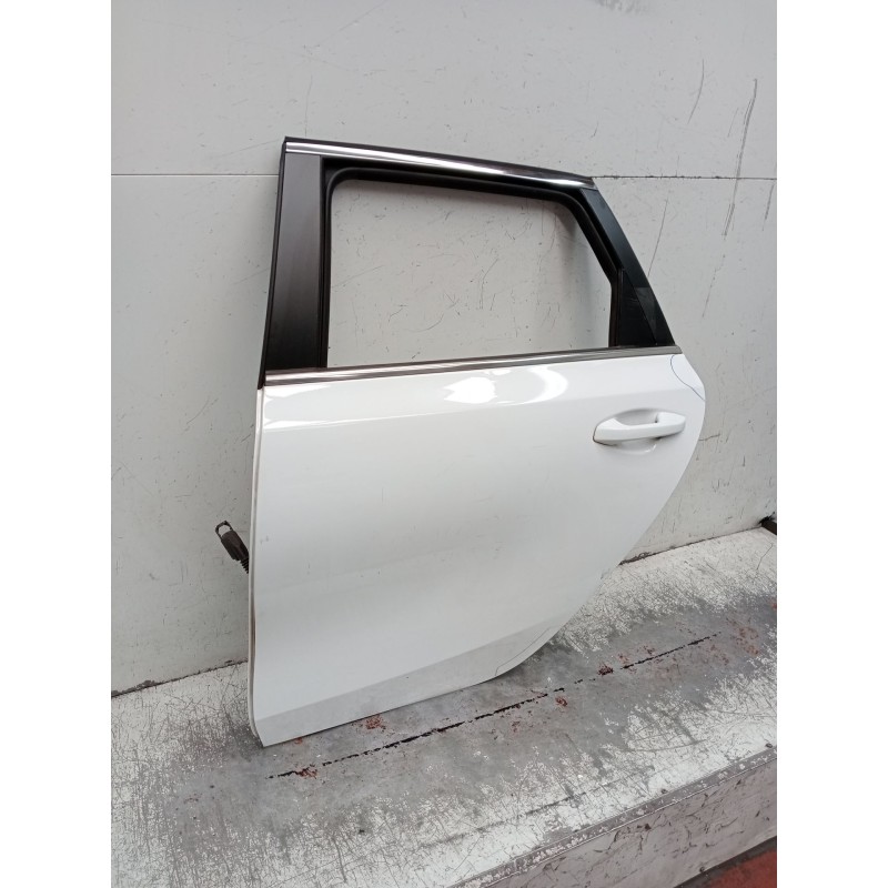 Recambio de puerta trasera izquierda para kia ceed tourer (cd) 1.6 crdi 115 referencia OEM IAM  5P 
