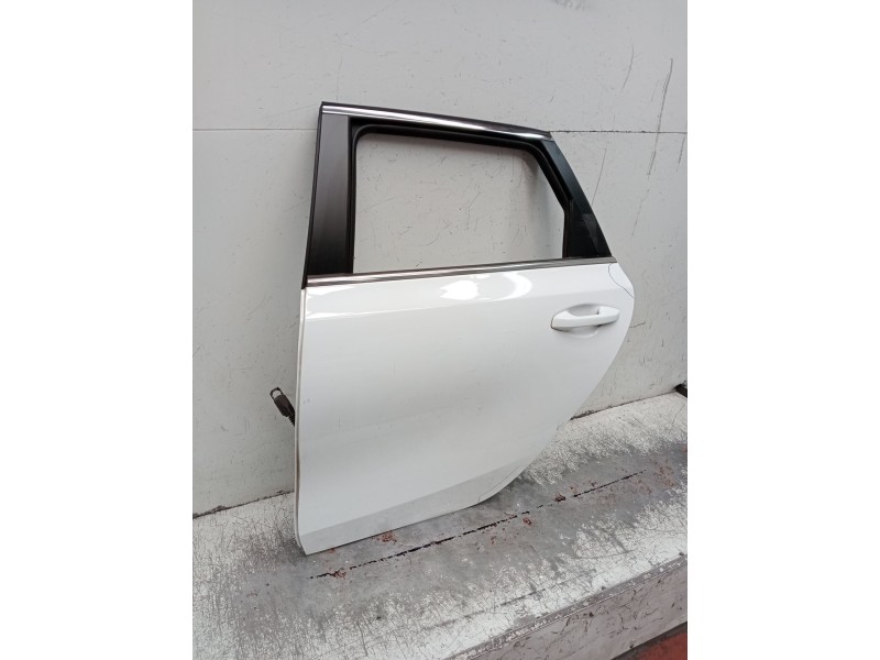 Recambio de puerta trasera izquierda para kia ceed tourer (cd) 1.6 crdi 115 referencia OEM IAM  5P 
