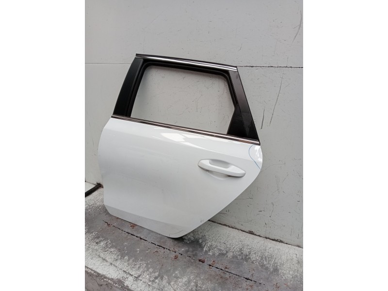Recambio de puerta trasera izquierda para kia ceed tourer (cd) 1.6 crdi 115 referencia OEM IAM  5P 