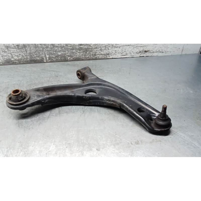 Recambio de brazo suspension inferior delantero derecho para toyota yaris (_p9_) 1.3 vvt-i (scp90_) referencia OEM IAM   05