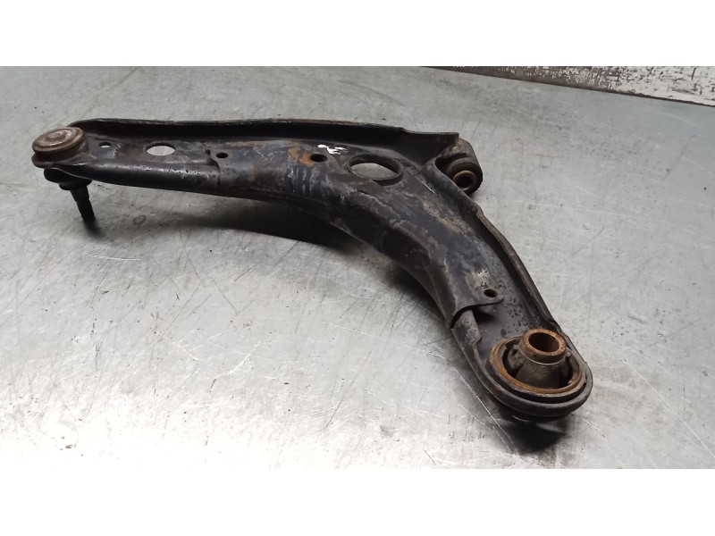 Recambio de brazo suspension inferior delantero derecho para toyota yaris (_p9_) 1.3 vvt-i (scp90_) referencia OEM IAM   05