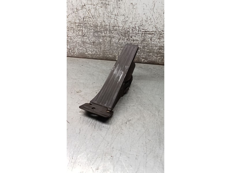 Recambio de potenciometro pedal para bmw 5 (f10) 520 d referencia OEM IAM 685999904 21490710 3542685999904