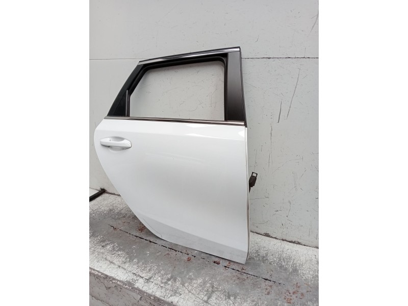Recambio de puerta trasera derecha para kia ceed tourer (cd) 1.6 crdi 115 referencia OEM IAM  5P 