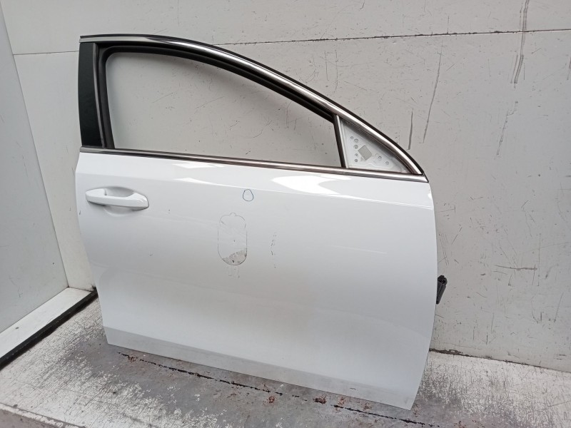Recambio de puerta delantera derecha para kia ceed tourer (cd) 1.6 crdi 115 referencia OEM IAM  5P 