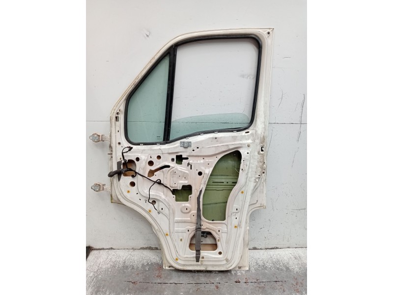 Recambio de puerta delantera derecha para iveco daily iv caja/chasis 35c15 referencia OEM IAM  2P 2006