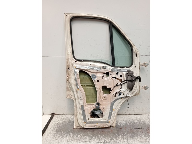 Recambio de puerta delantera izquierda para iveco daily iv caja/chasis 35c15 referencia OEM IAM  2P 2006
