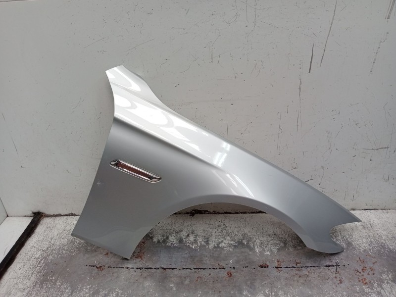 Recambio de aleta delantera derecha para bmw 5 (f10) 520 d referencia OEM IAM   