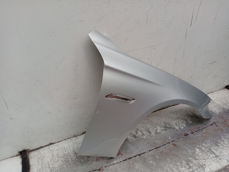 Recambio de aleta delantera derecha para bmw 5 (f10) 520 d referencia OEM IAM   