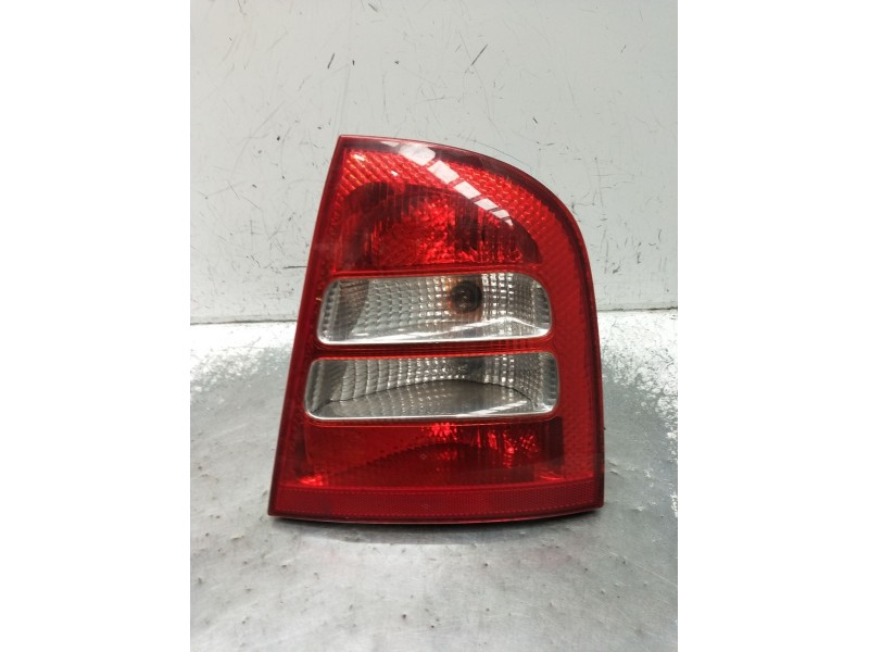 Recambio de piloto trasero derecho para skoda octavia i (1u2) 1.9 tdi referencia OEM IAM   2000