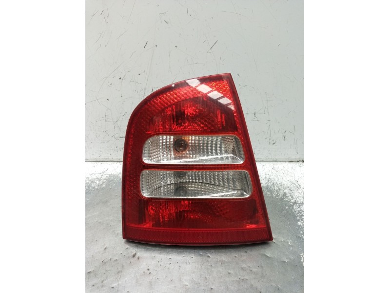 Recambio de piloto trasero izquierdo para skoda octavia i (1u2) 1.9 tdi referencia OEM IAM   2000