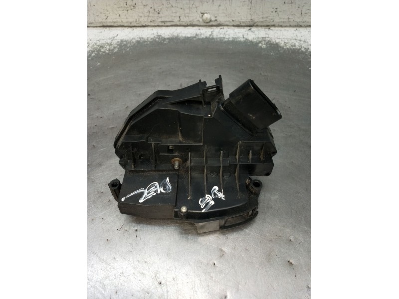 Recambio de motor cierre centralizado delantero izquierdo para ford fiesta vi (cb1, ccn) 1.6 tdci referencia OEM IAM 8A6AA21812B