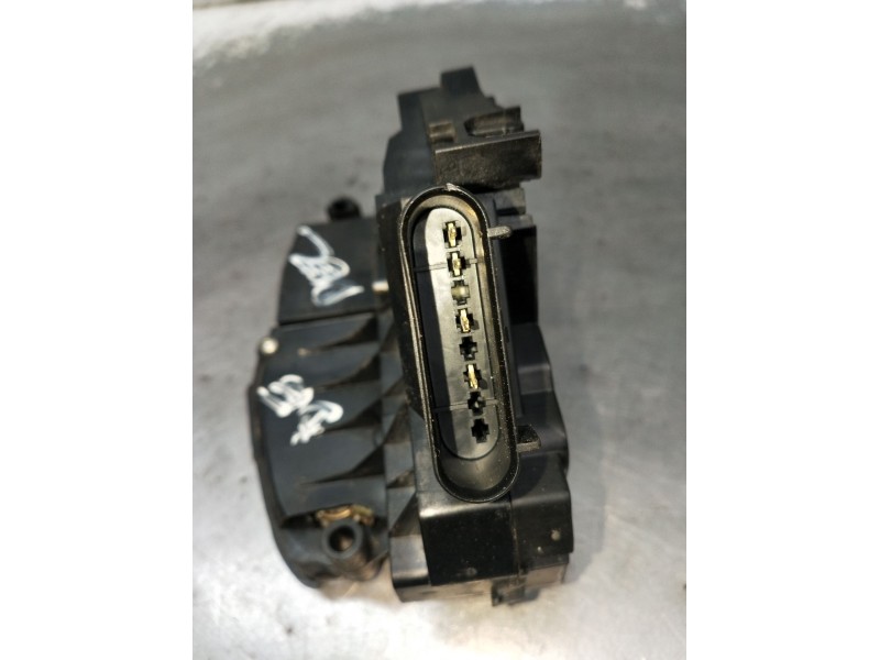 Recambio de motor cierre centralizado delantero izquierdo para ford fiesta vi (cb1, ccn) 1.6 tdci referencia OEM IAM 8A6AA21812B