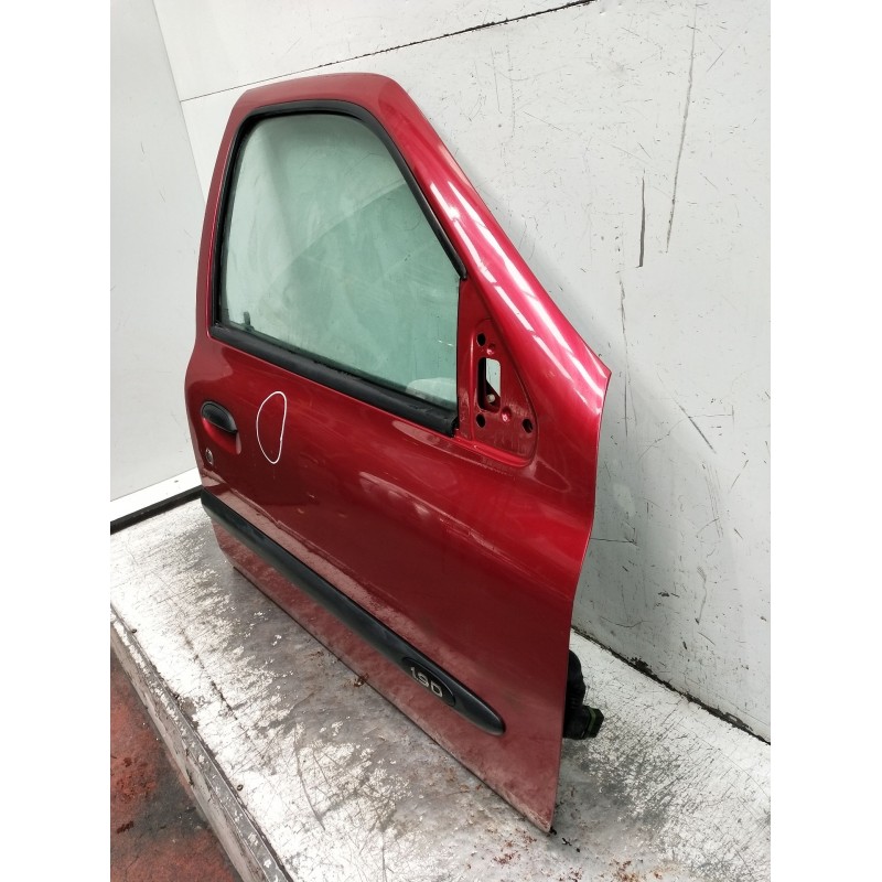 Recambio de puerta delantera derecha para renault clio ii (bb_, cb_) 1.9 d (b/cb0e, bb0j) referencia OEM IAM  5P 