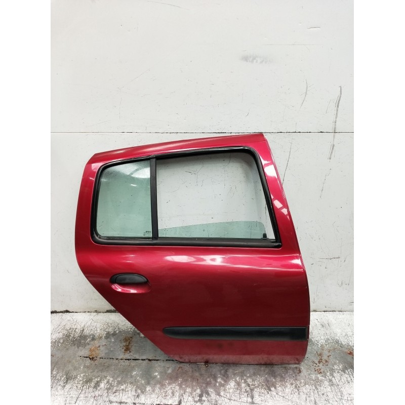 Recambio de puerta trasera derecha para renault clio ii (bb_, cb_) 1.9 d (b/cb0e, bb0j) referencia OEM IAM  5P 