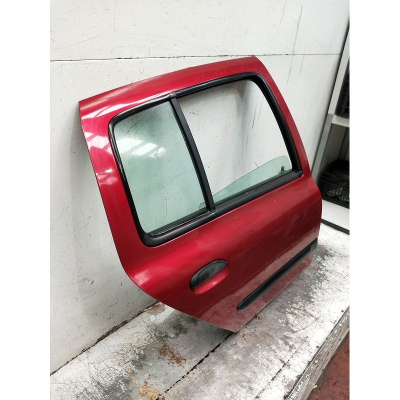 Recambio de puerta trasera derecha para renault clio ii (bb_, cb_) 1.9 d (b/cb0e, bb0j) referencia OEM IAM  5P 