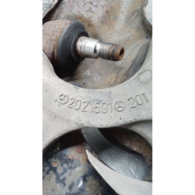 Recambio de mangueta delantera derecha para mercedes-benz clase c (w202) c 280 (202.028) referencia OEM IAM 2021501  93