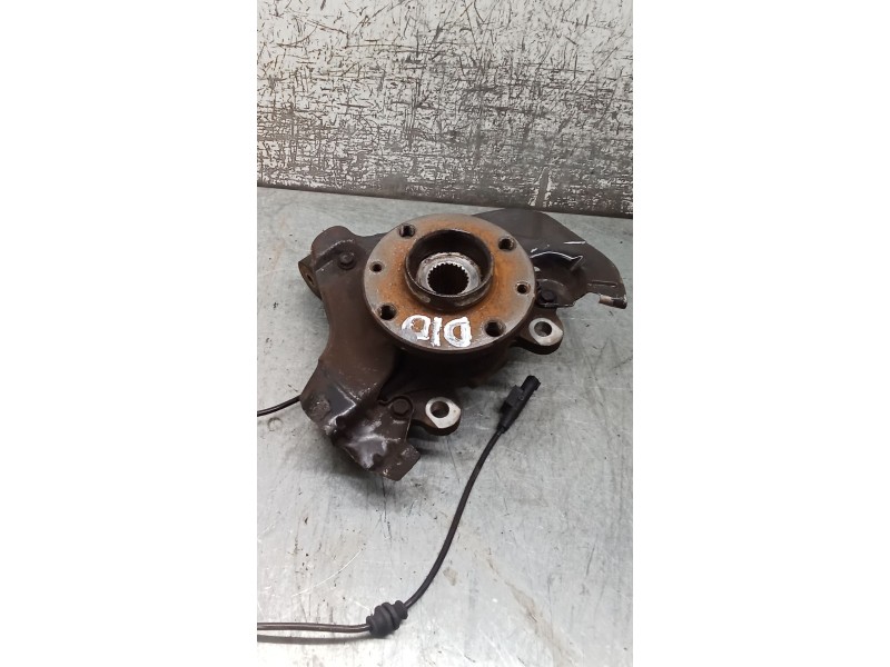 Recambio de mangueta delantera derecha para fiat linea (323_, 110_) 1.3 d multijet (323axb11, 323axb1a) referencia OEM IAM   07