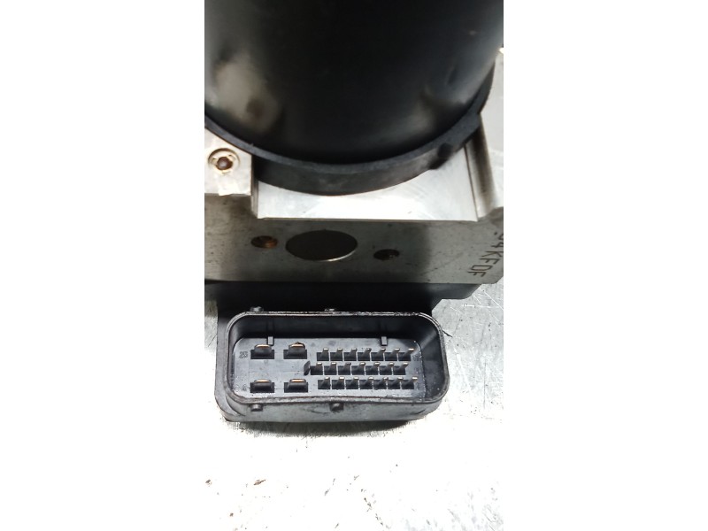 Recambio de abs para kia carnival ii (gq) 2.9 crdi referencia OEM IAM 0K2FA667B0 472AAC1C104 2K56T437A0 BH60104700