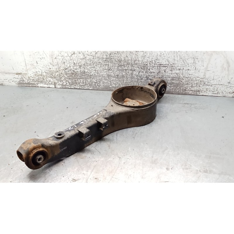 Recambio de brazo suspension inferior trasero izquierdo para kia carnival ii (gq) 2.9 crdi referencia OEM IAM   01