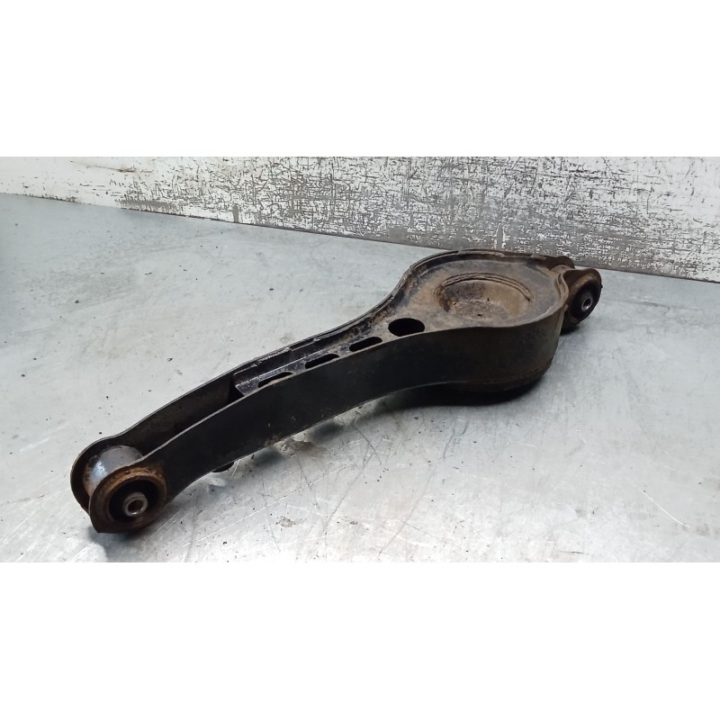 Recambio de brazo suspension inferior trasero izquierdo para kia carnival ii (gq) 2.9 crdi referencia OEM IAM   01