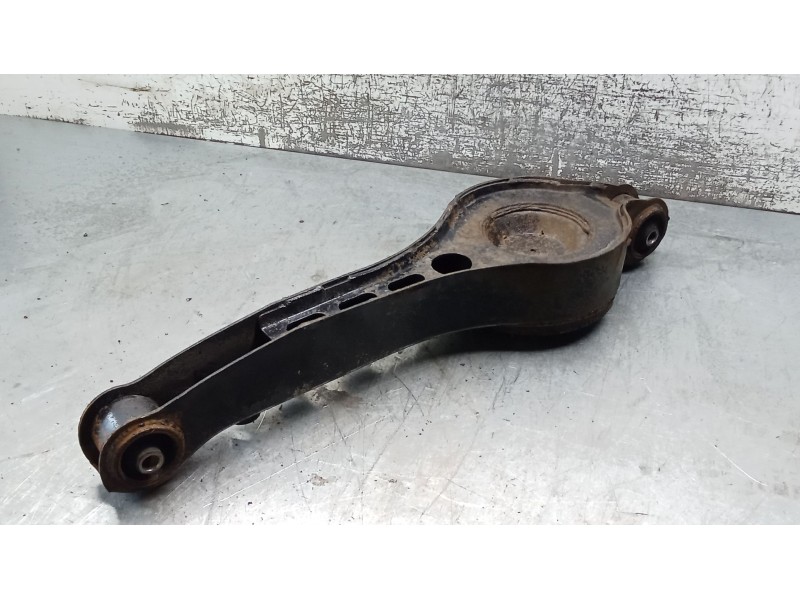 Recambio de brazo suspension inferior trasero izquierdo para kia carnival ii (gq) 2.9 crdi referencia OEM IAM   01