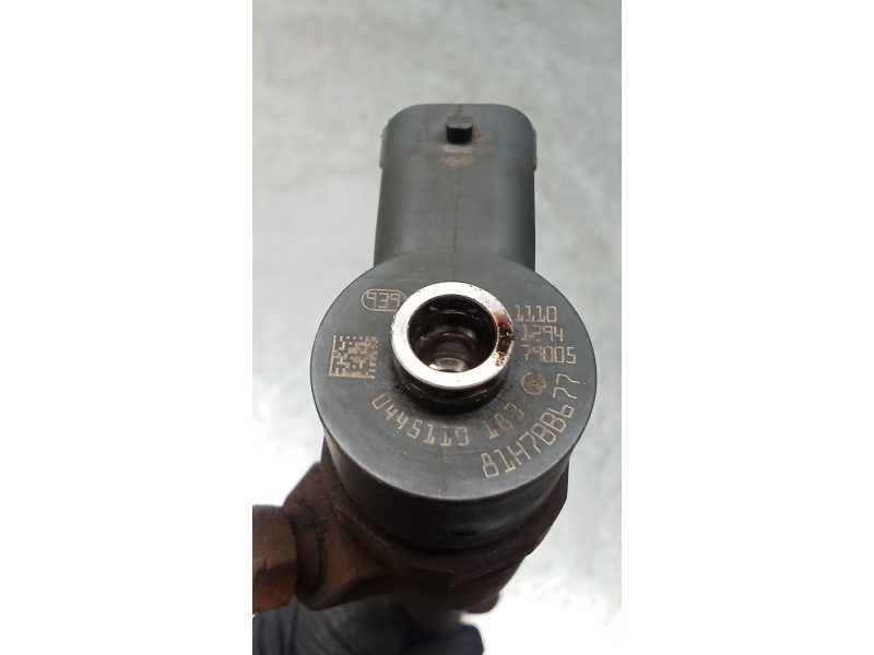 Recambio de inyector para fiat linea (323_, 110_) 1.3 d multijet (323axb11, 323axb1a) referencia OEM IAM 0445110183  BOSCH