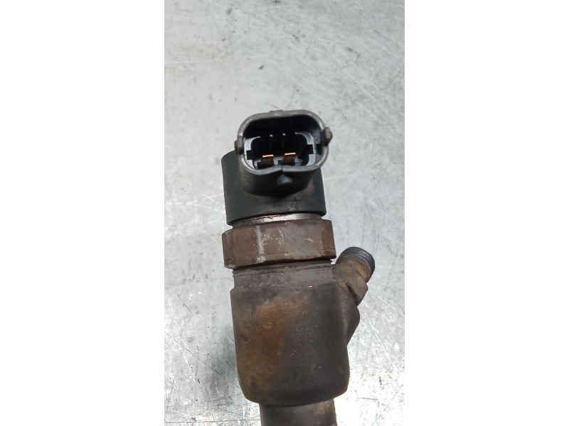 Recambio de inyector para fiat linea (323_, 110_) 1.3 d multijet (323axb11, 323axb1a) referencia OEM IAM 0445110183  BOSCH