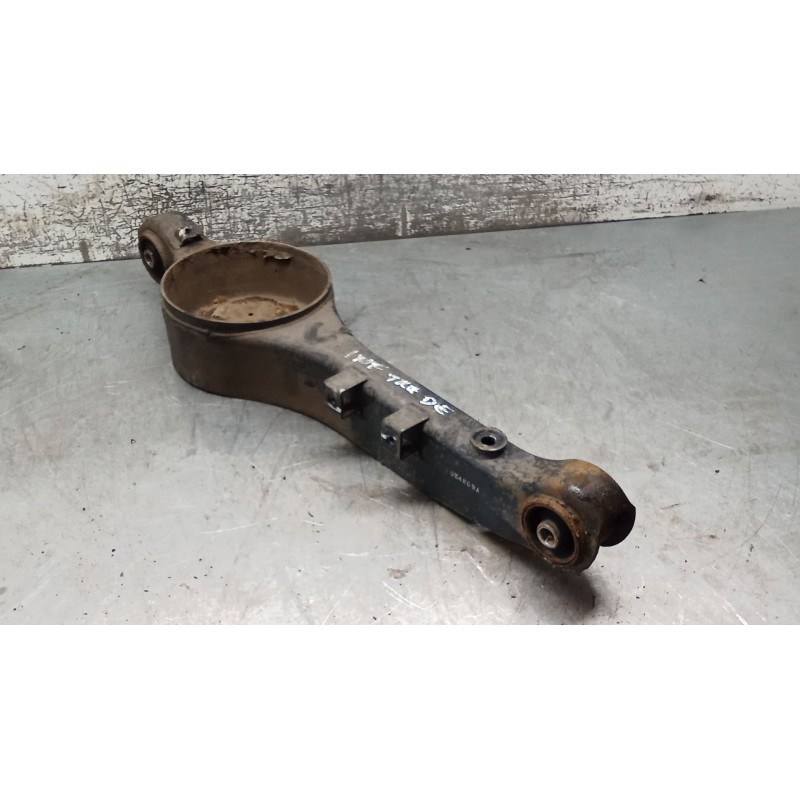 Recambio de brazo suspension inferior trasero derecho para kia carnival ii (gq) 2.9 crdi referencia OEM IAM   01