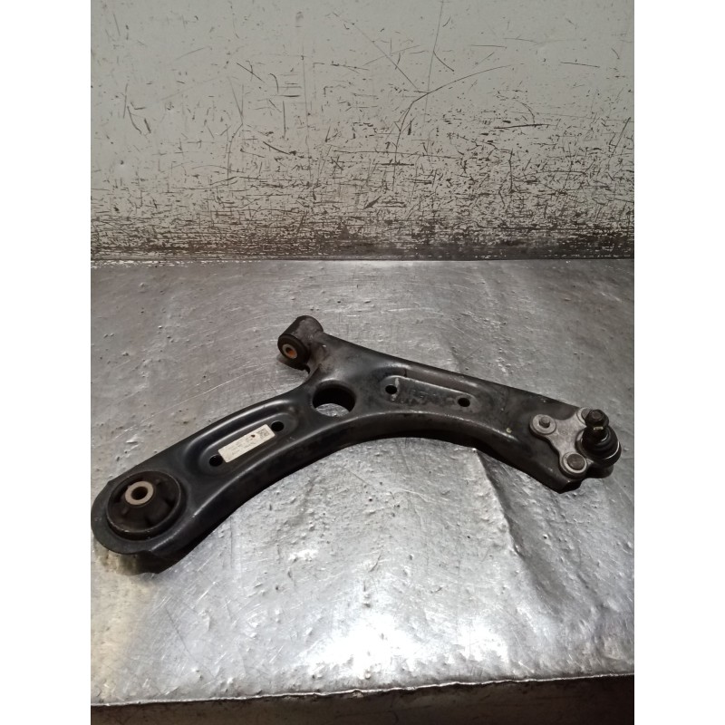 Recambio de brazo suspension superior delantero derecho para kia ceed tourer (cd) 1.6 crdi 115 referencia OEM IAM   