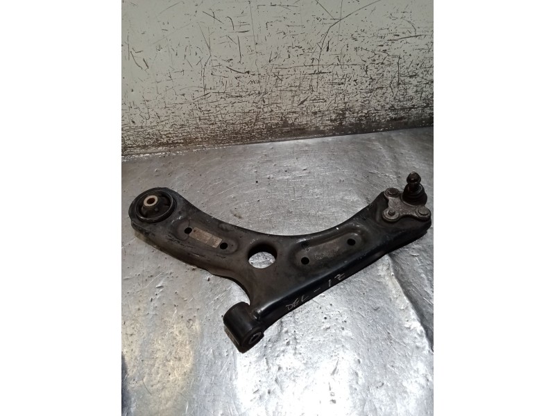 Recambio de brazo suspension inferior delantero izquierdo para kia ceed tourer (cd) 1.6 crdi 115 referencia OEM IAM   