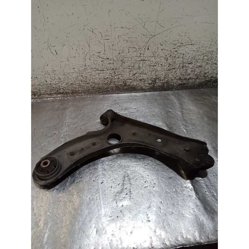 Recambio de brazo suspension inferior delantero izquierdo para kia ceed tourer (cd) 1.6 crdi 115 referencia OEM IAM   