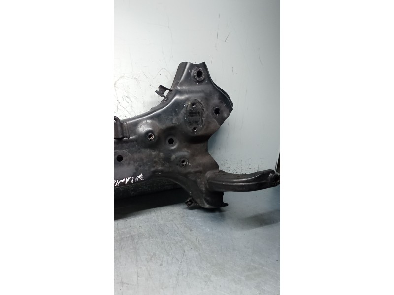 Recambio de puente delantero para kia ceed tourer (cd) 1.6 crdi 115 referencia OEM IAM 62401J7AA0 CUNA 18