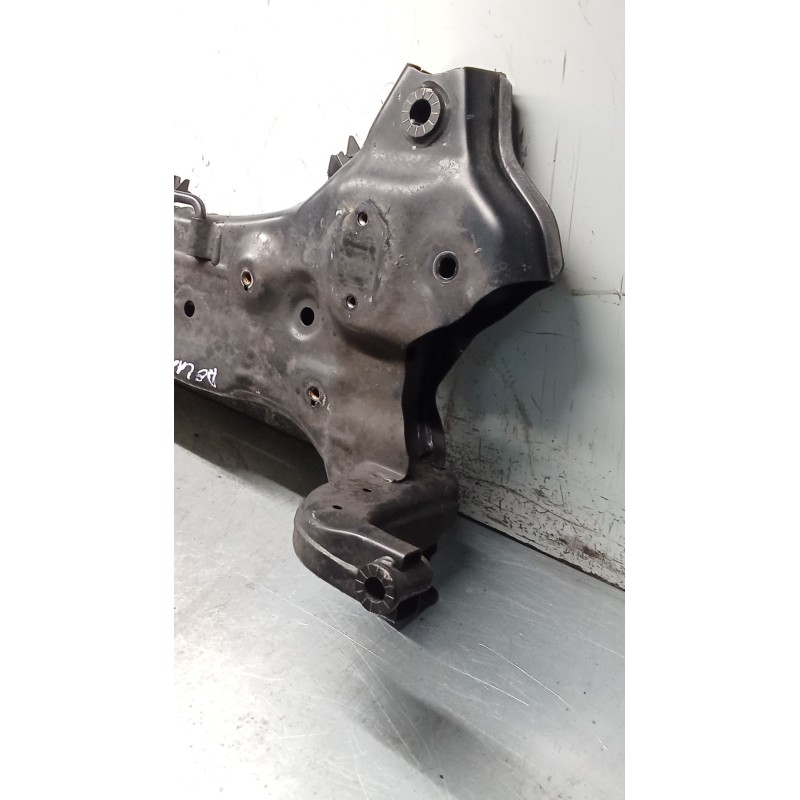 Recambio de puente delantero para kia ceed tourer (cd) 1.6 crdi 115 referencia OEM IAM 62401J7AA0 CUNA 18