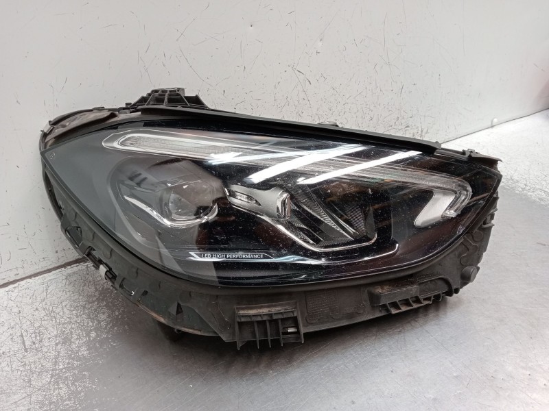 Recambio de faro derecho para mercedes-benz clase c (w206) c 200 d (206.003) referencia OEM IAM A2069067203 A2239006230. A223902
