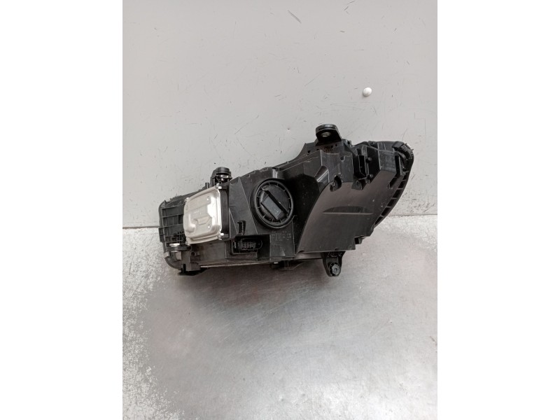 Recambio de faro derecho para mercedes-benz clase c (w206) c 200 d (206.003) referencia OEM IAM A2069067203 A2239006230. A223902