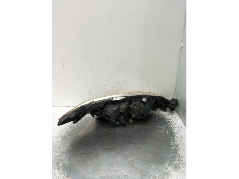 Recambio de faro derecho para mazda 5 (cr) 2.0 cd (cr19) referencia OEM IAM   2005