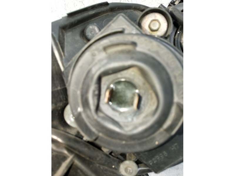 Recambio de faro derecho para mazda 5 (cr) 2.0 cd (cr19) referencia OEM IAM   2005