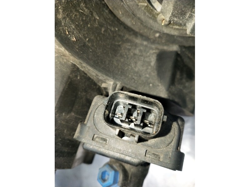 Recambio de faro derecho para mazda 5 (cr) 2.0 cd (cr19) referencia OEM IAM   2005