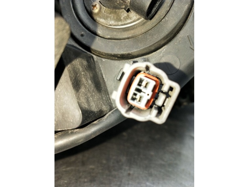 Recambio de faro derecho para mazda 5 (cr) 2.0 cd (cr19) referencia OEM IAM   2005