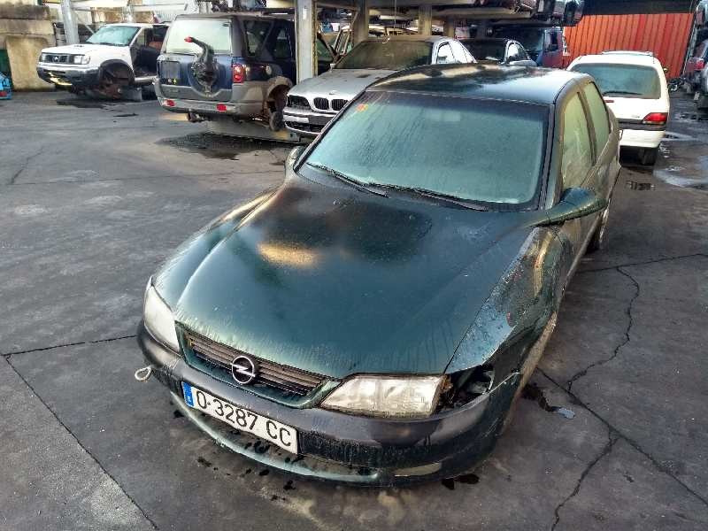 opel vectra b berlina del año 1999