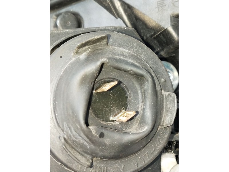 Recambio de faro izquierdo para mazda 5 (cr) 2.0 cd (cr19) referencia OEM IAM   2005