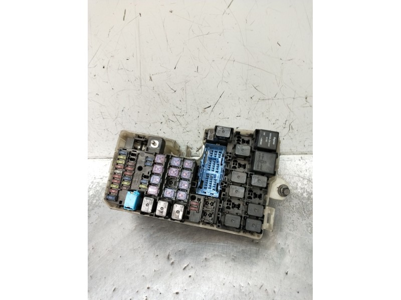 Recambio de caja reles / fusibles para mazda 5 (cr) 2.0 cd (cr19) referencia OEM IAM   2005