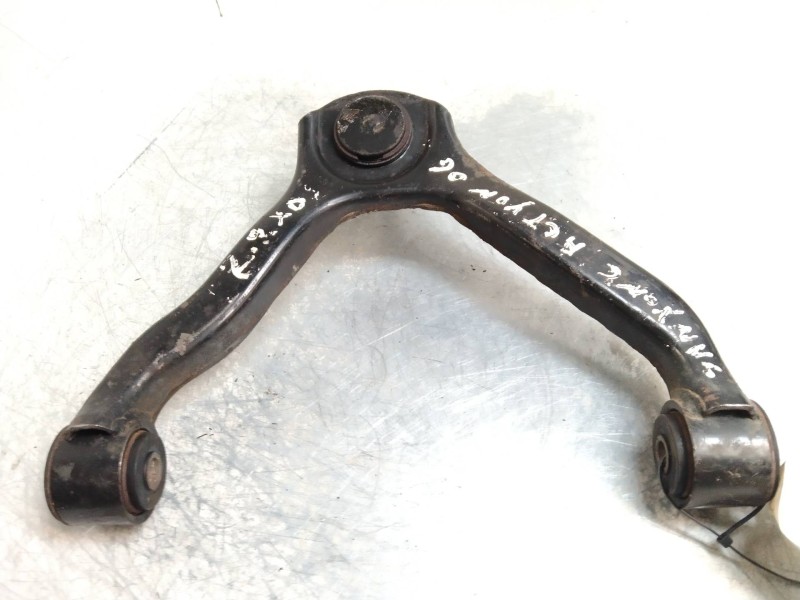 Recambio de brazo suspension superior delantero izquierdo para ssangyong actyon 2.0 td cat referencia OEM IAM   
